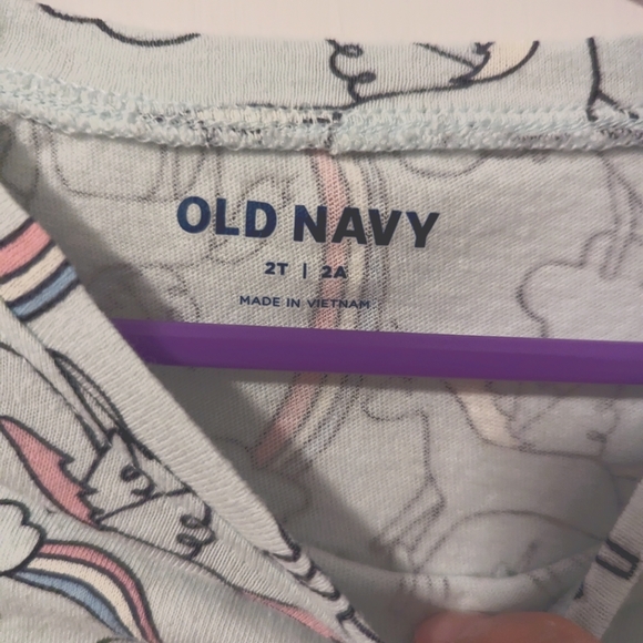 ✨ 3/$15 Old Navy 2T Long sleeve top - Picture 3 of 3